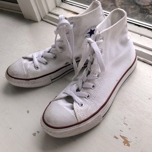 Converse All Star White size 5 for men, 3 for women.
